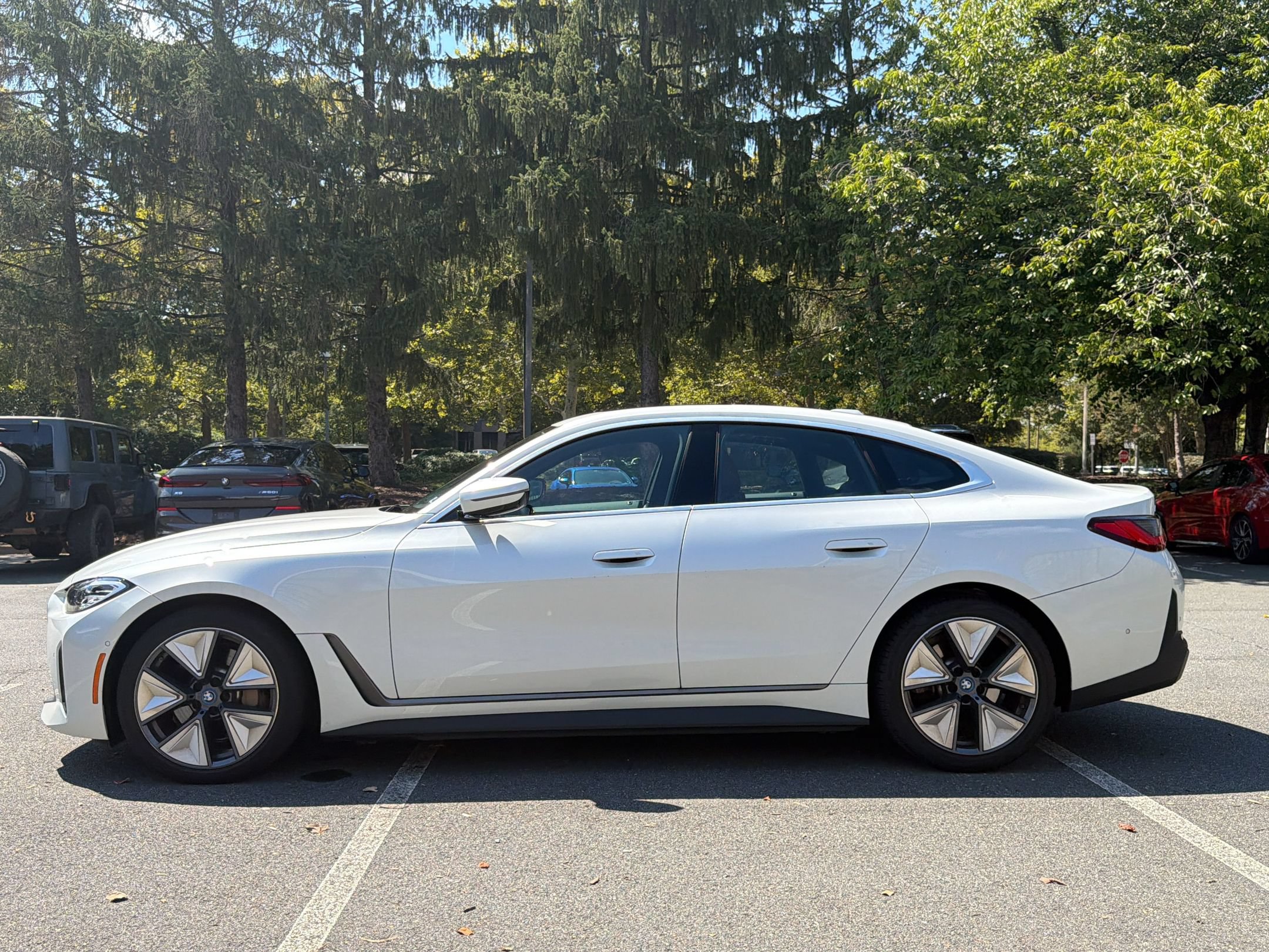Used 2023 BMW i4 eDrive40 w/ Premium Package RWD image 2