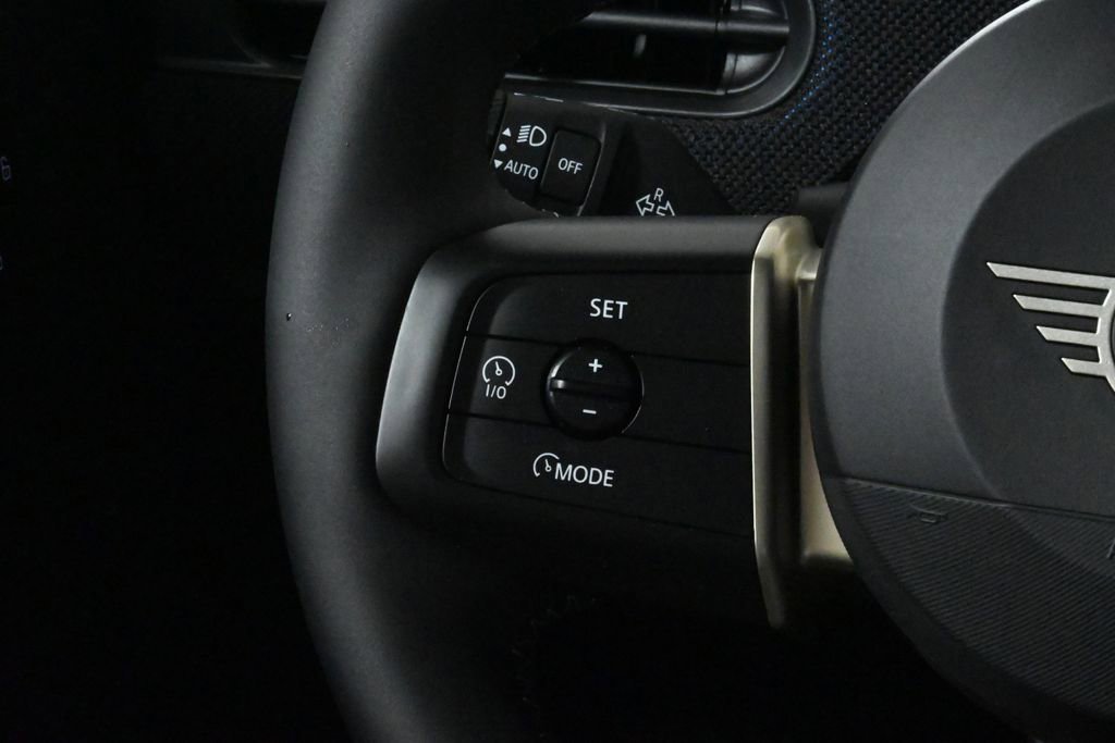 Used 2025 MINI Cooper 2-Door Hardtop image 20