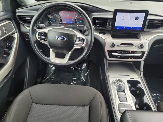 Certified 2023 Ford Explorer XLT RWD image 15