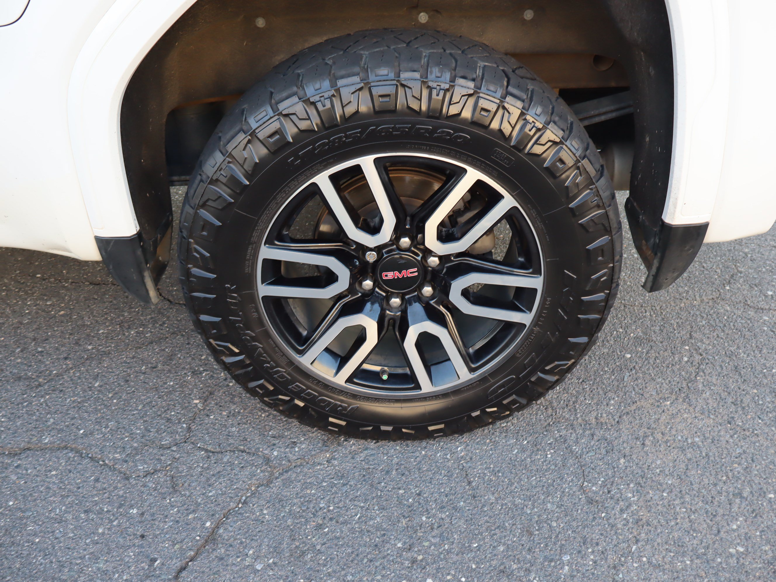 Used 2022 GMC Sierra 1500 AT4 w/ AT4 Premium Package AWD/4WD image 41