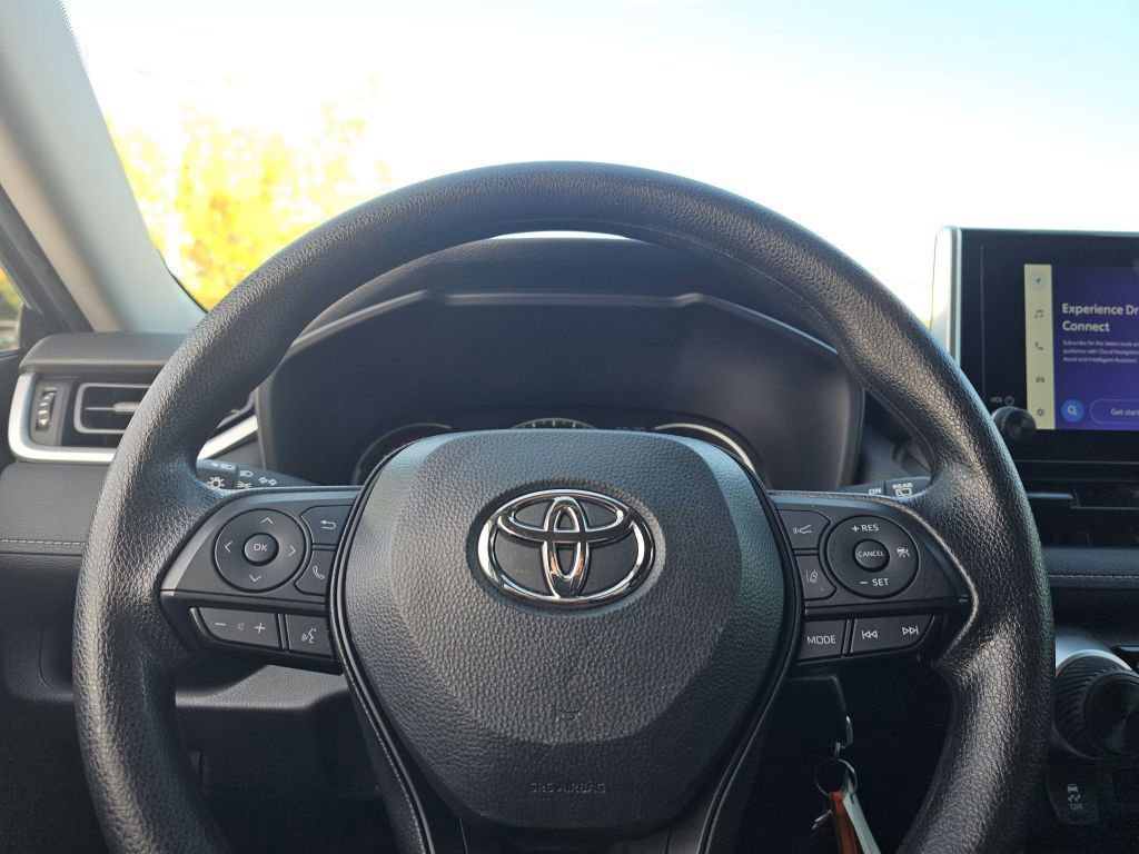 Used 2023 Toyota RAV4 LE image 29