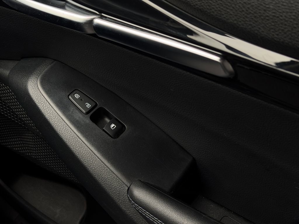 Used 2023 Kia Seltos S w/ Navigation Package image 15