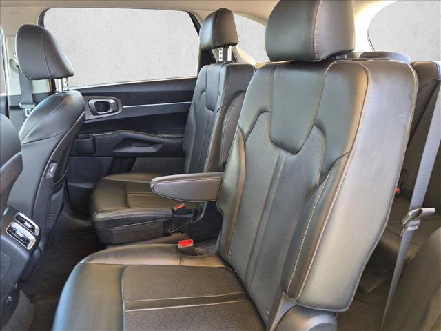 Used 2021 Kia Sorento EX FWD image 17