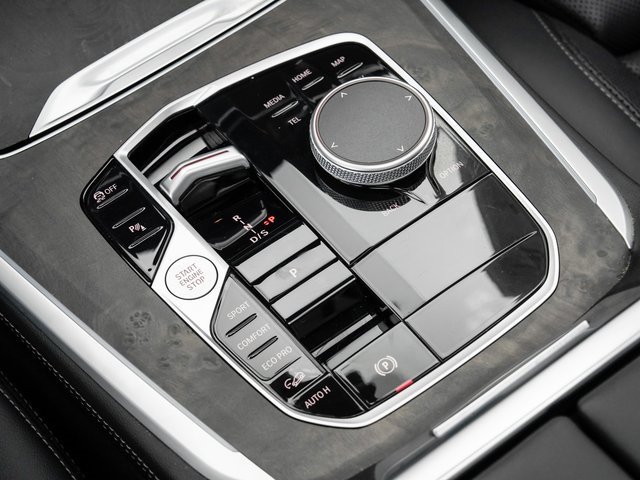 Used 2025 BMW X5 xDrive40i w/ Climate Comfort Package image 18