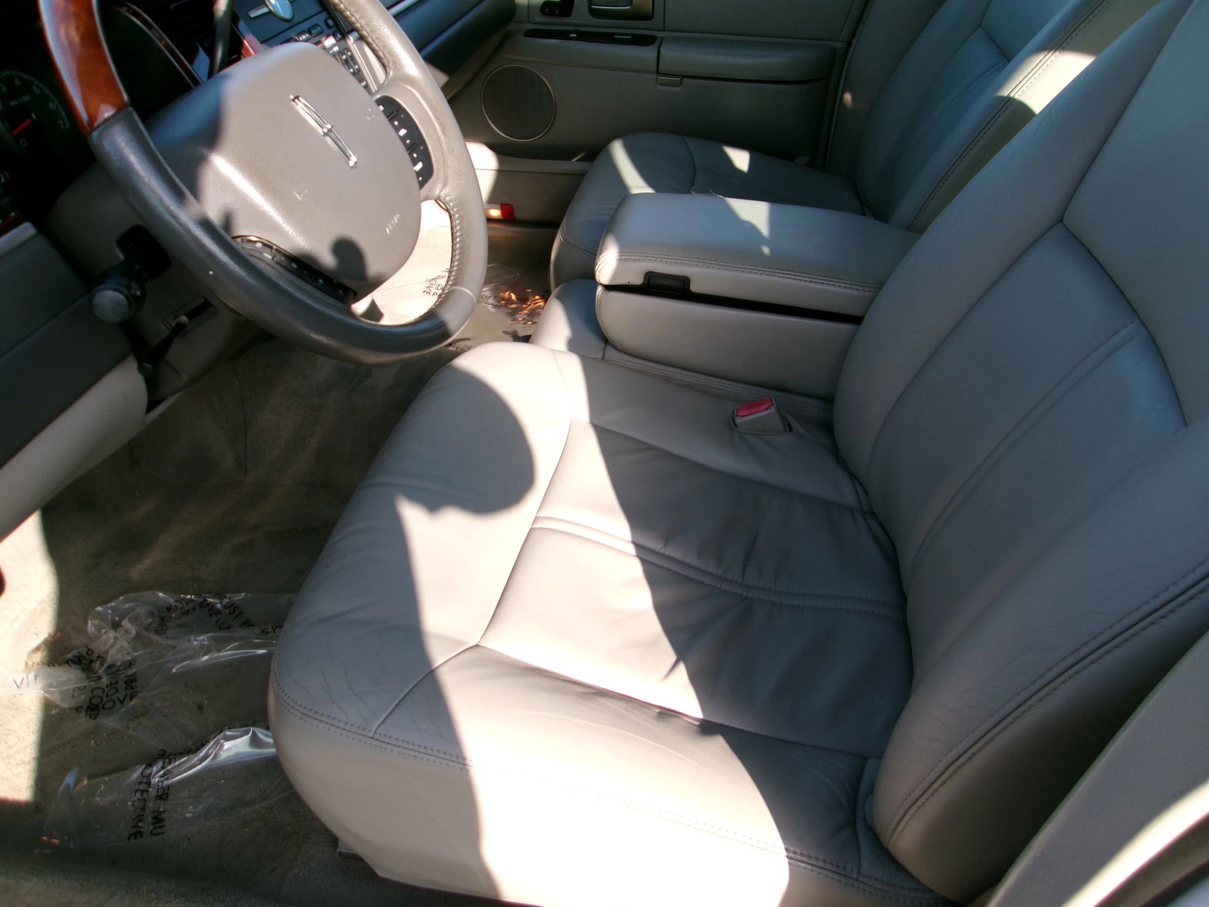 Used 2007 Lincoln Town Car Signature Limited image 7