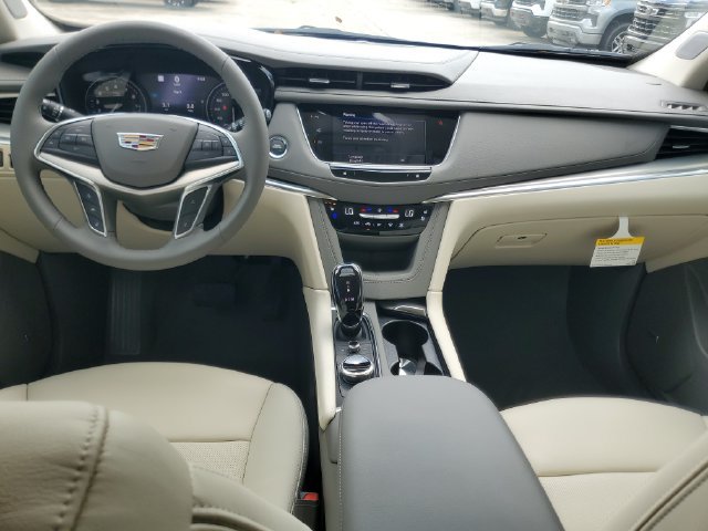 Certified 2026 Cadillac XT5 Premium Luxury w/ Driver Assist Package FWD image 7