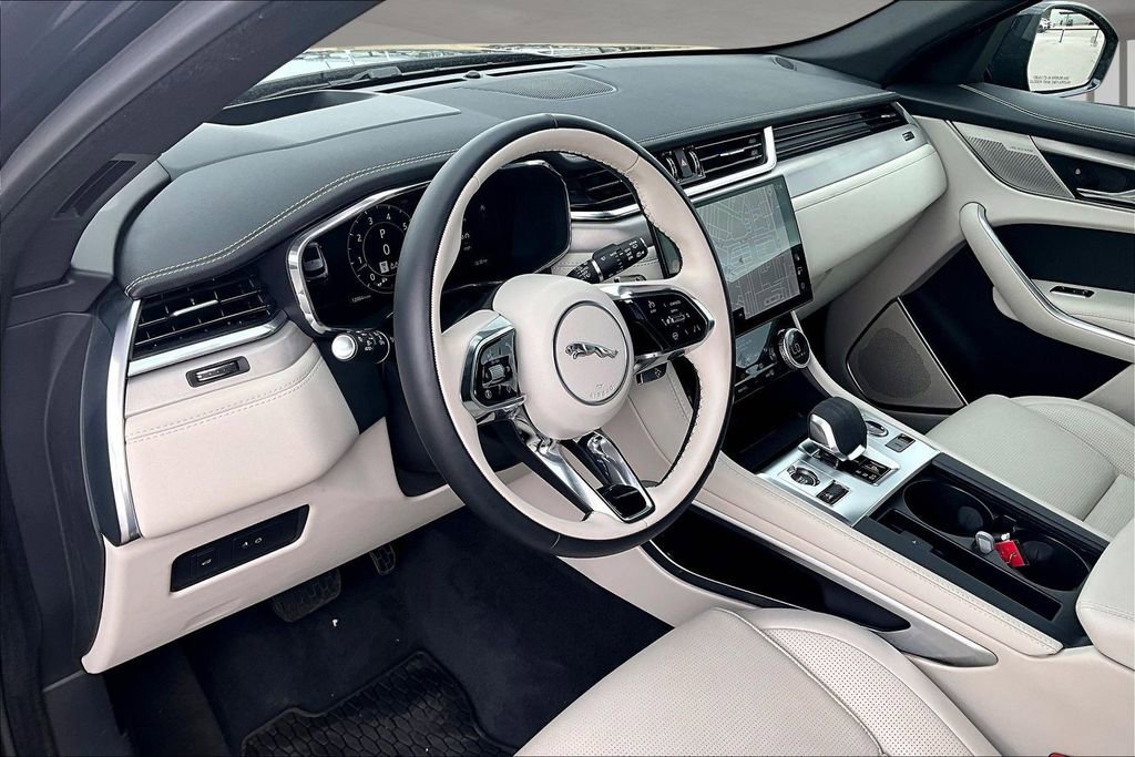 Used 2026 Jaguar F-PACE R-Dynamic S image 13