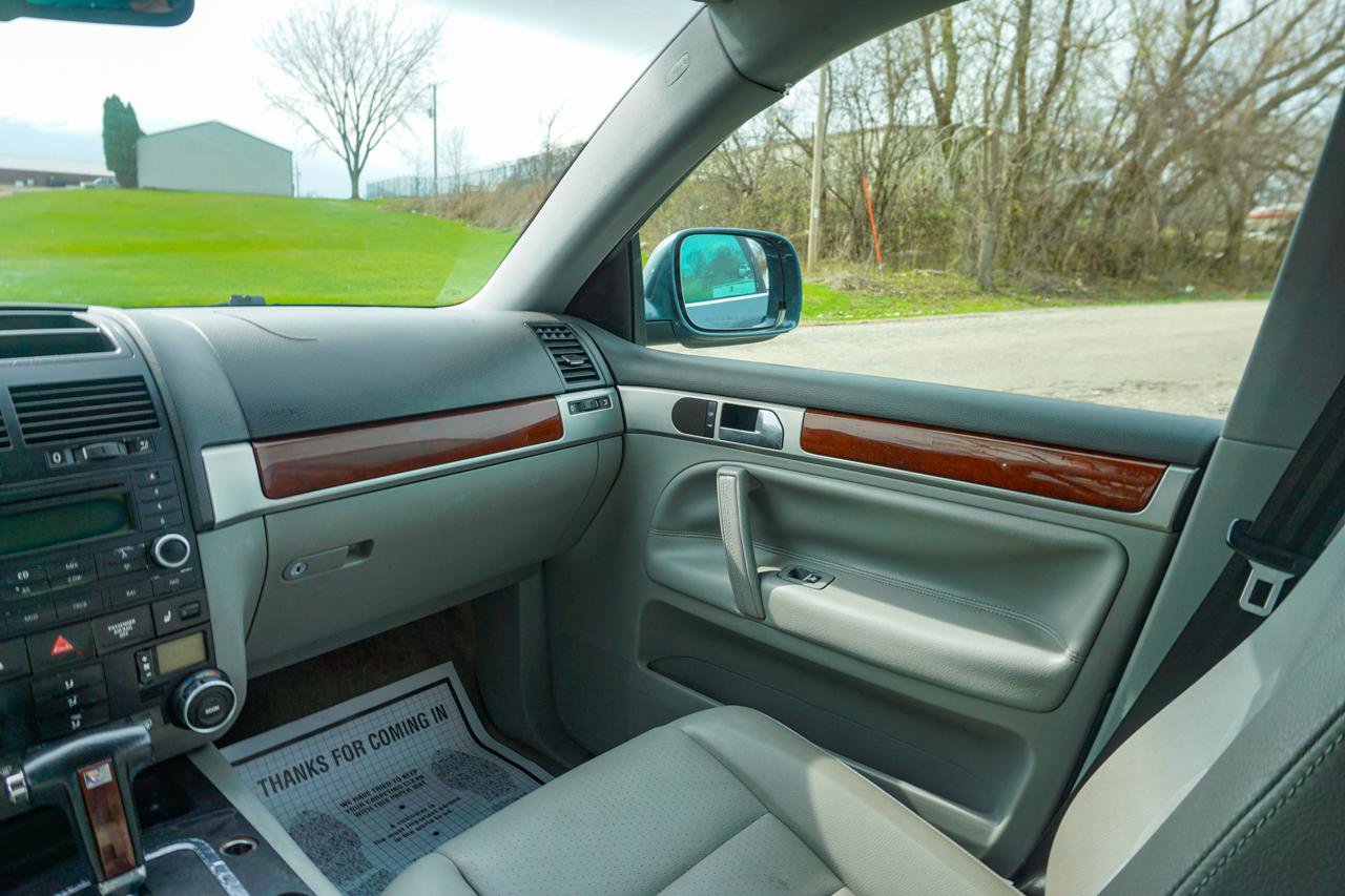Used 2005 Volkswagen Touareg V6 AWD/4WD image 19