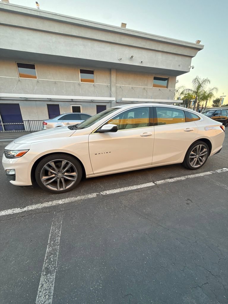 Used 2024 Chevrolet Malibu LT FWD image 2