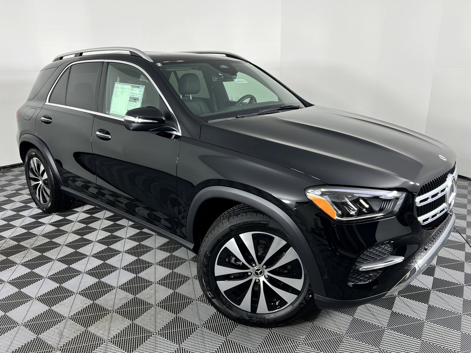 Used 2025 Mercedes-Benz GLE 350 4MATIC image 2