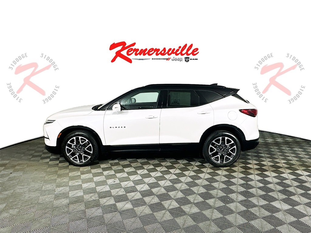 Used 2023 Chevrolet Blazer RS w/ Driver Confidence II Package image 4