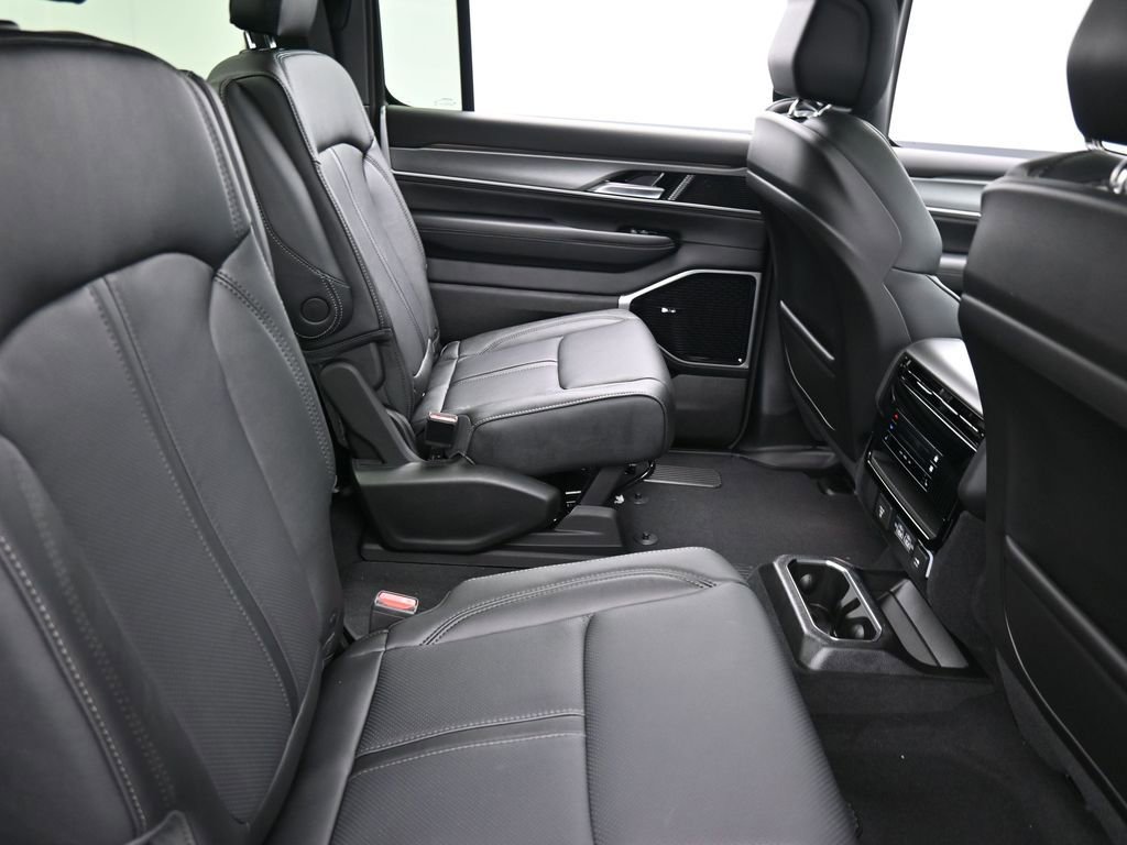 New 2026 Jeep Grand Wagoneer L Limited w/ Premium Group II image 18