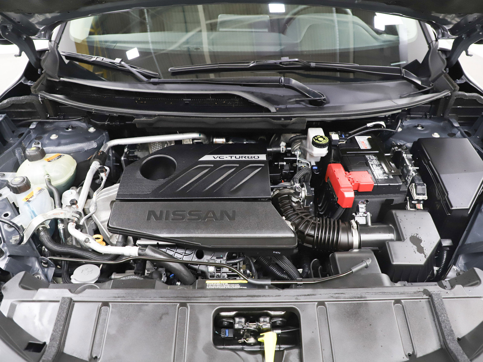 Used 2025 Nissan Rogue SV image 32