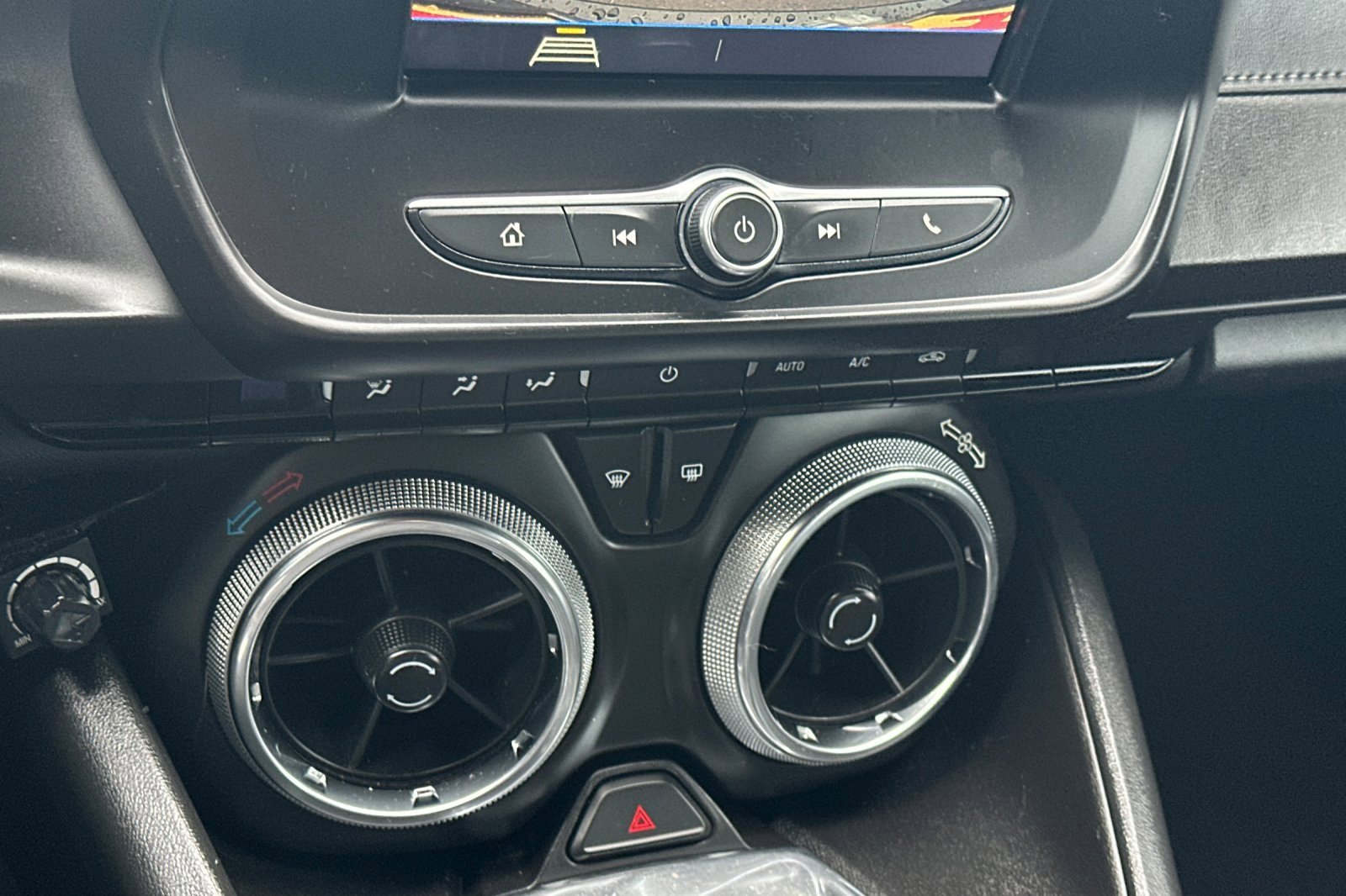 Used 2019 Chevrolet Camaro LT image 17