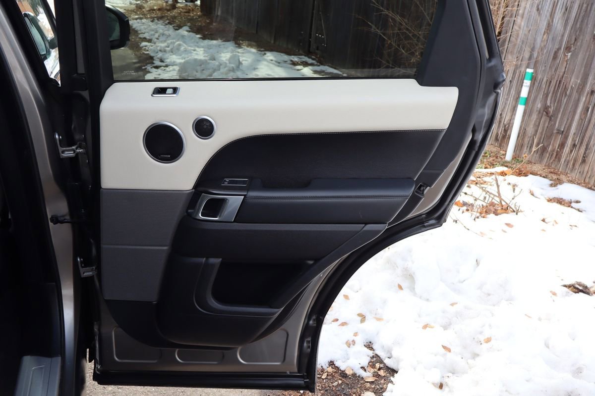 Used 2018 Land Rover Range Rover Sport HSE image 25