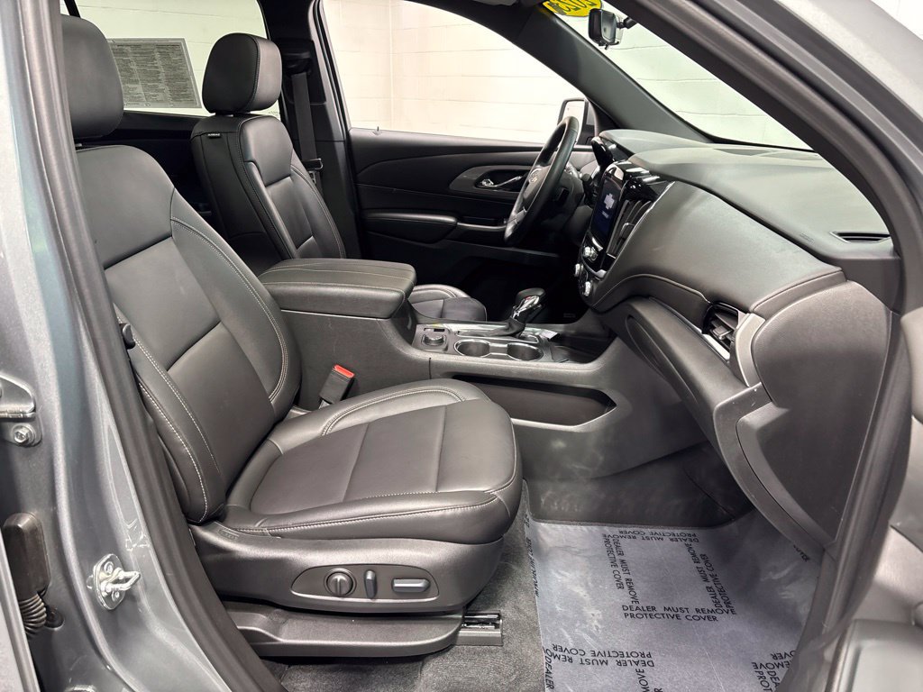 Used 2023 Chevrolet Traverse LT w/ LT Premium Package AWD/4WD image 11