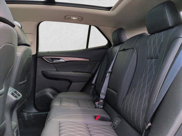 Used 2023 Buick Envision Avenir AWD/4WD image 25