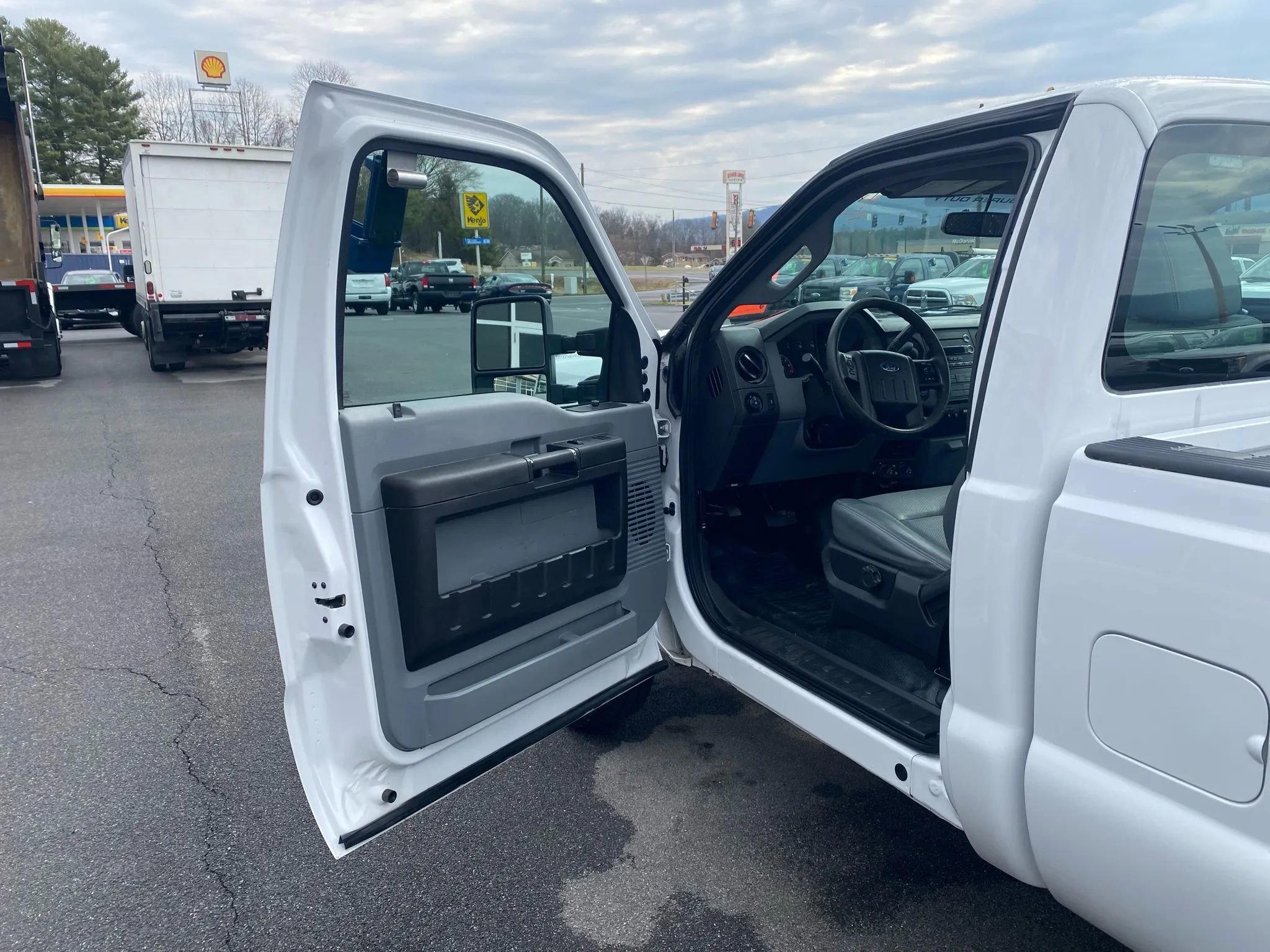 Used 2016 Ford F350 XL image 7