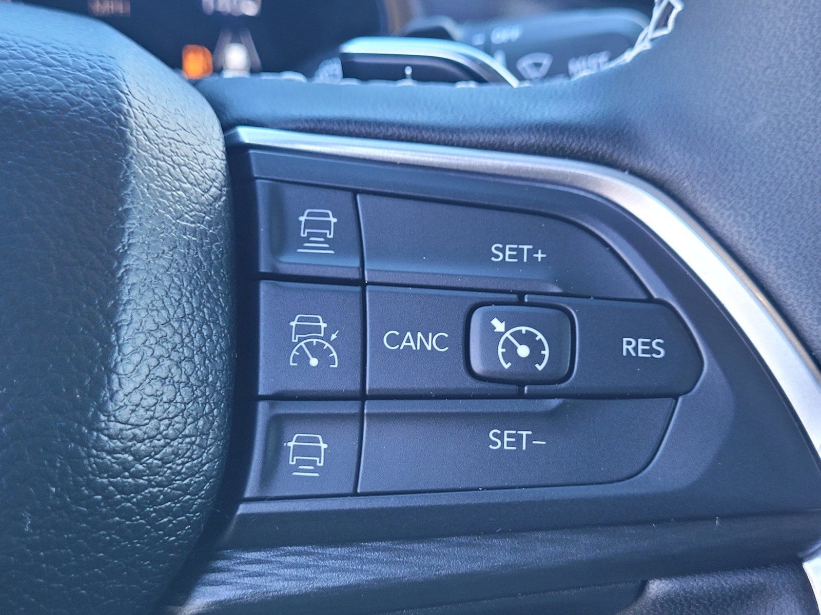 New 2025 Jeep Grand Cherokee L Laredo w/ Luxury Tech Group I image 20