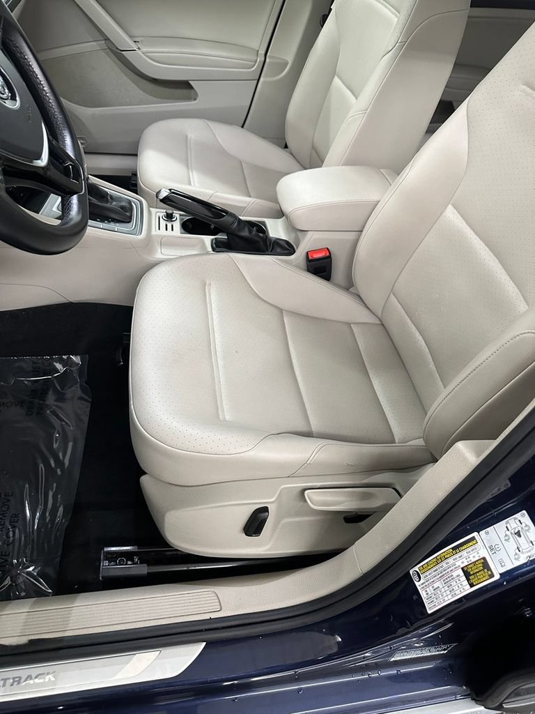 Used 2019 Volkswagen Golf Alltrack S AWD/4WD image 13