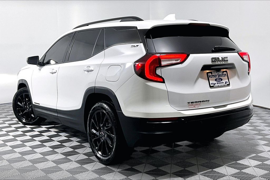 Used 2023 GMC Terrain SLT w/ Elevation Edition FWD image 11