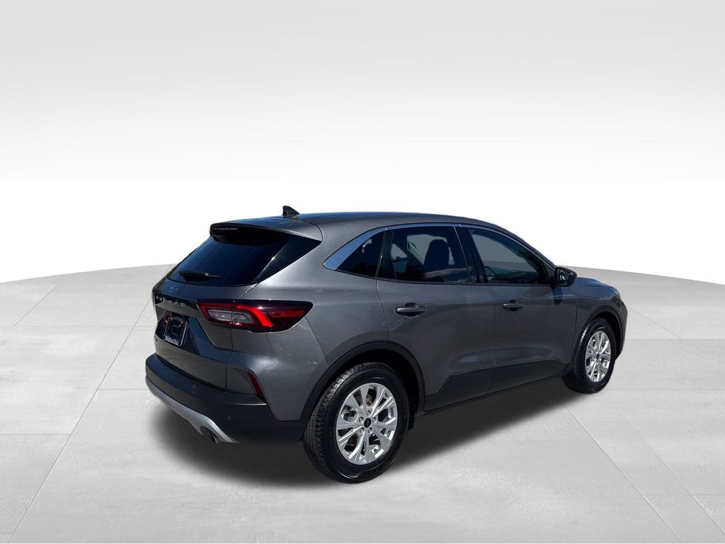 Used 2023 Ford Escape Active w/ Tech Pack #1 FWD image 6
