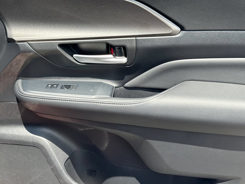 Used 2024 Toyota Grand Highlander XLE FWD image 16