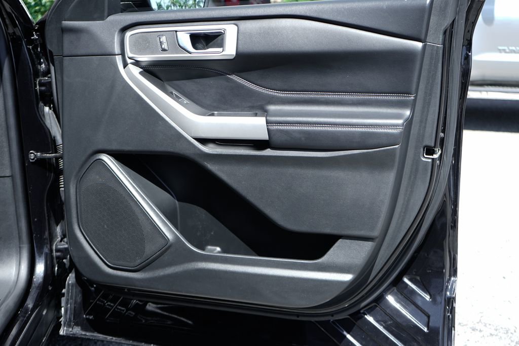 Used 2022 Ford Explorer XLT w/ Equipment Group 202A image 41