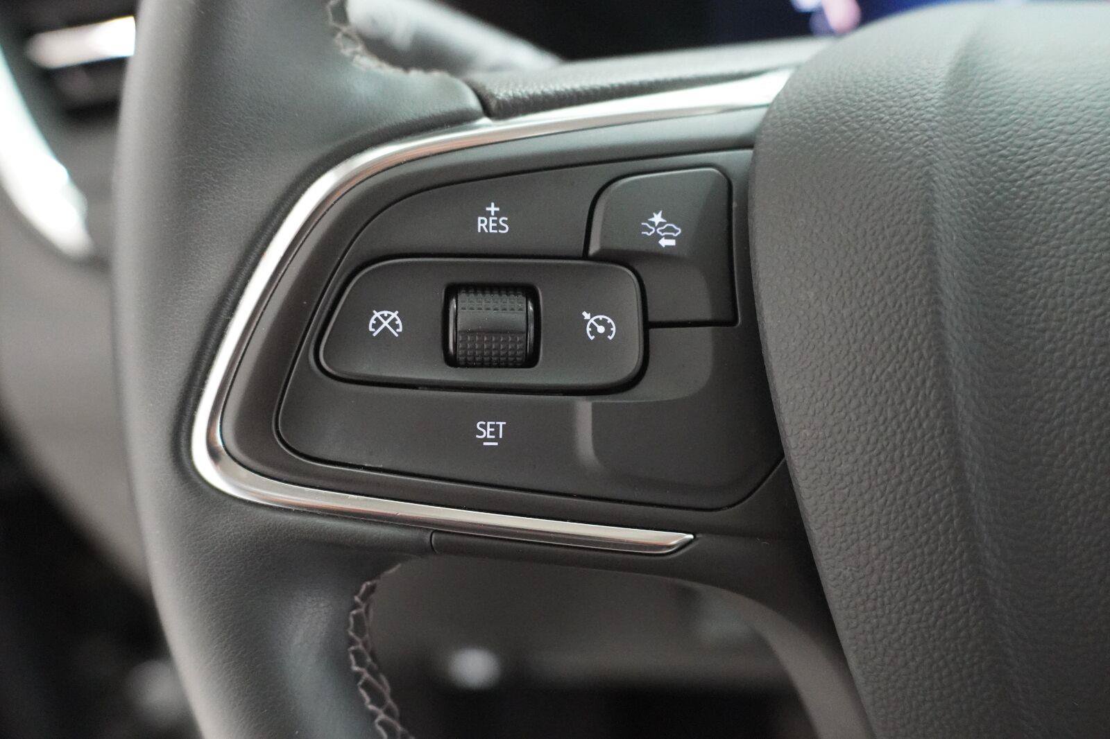 Used 2025 Buick Encore GX Preferred FWD image 8