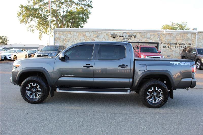 Used 2021 Toyota Tacoma TRD Off-Road w/ Technology Package AWD/4WD image 4
