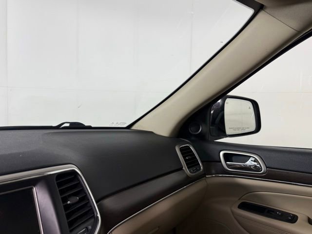 Used 2017 Jeep Grand Cherokee Limited w/ Luxury Group II image 23