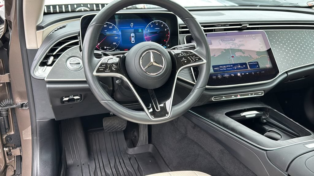 Certified 2025 Mercedes-Benz E 350 4MATIC Sedan image 23
