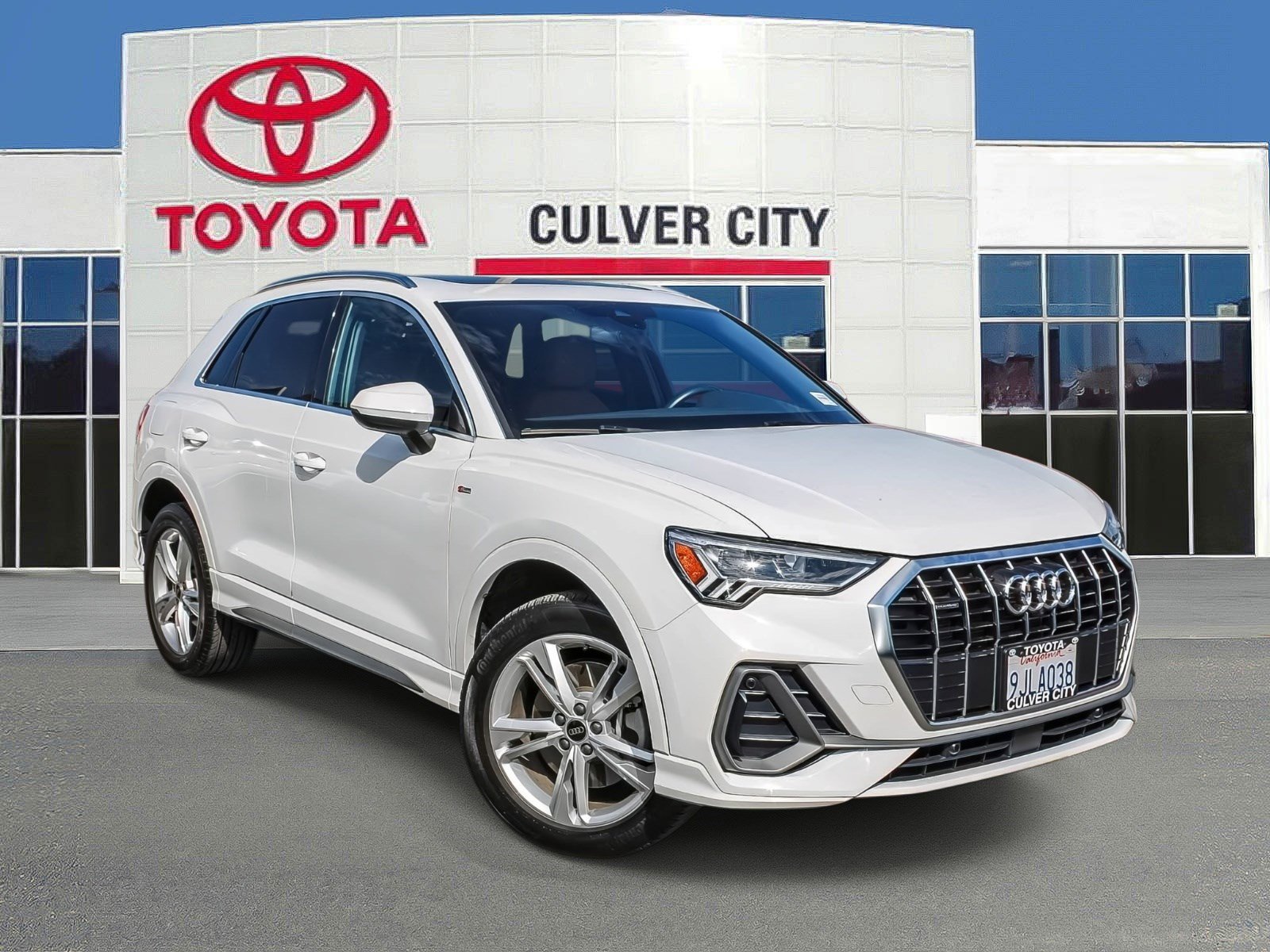 Used 2023 Audi Q3 2.0T Premium Plus