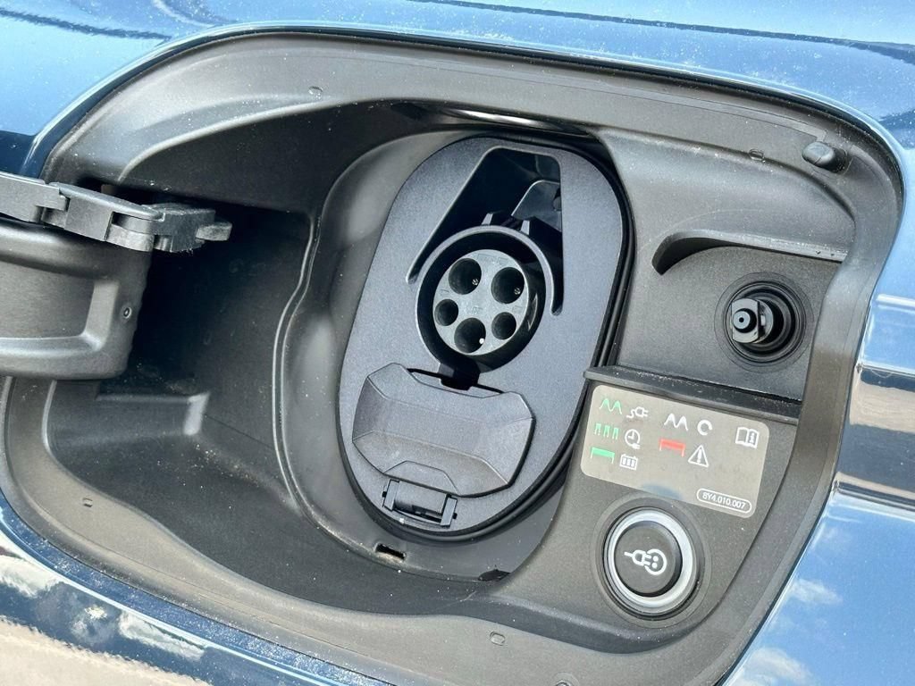 New 2025 Audi Q6 e-tron Premium Plus AWD/4WD image 24