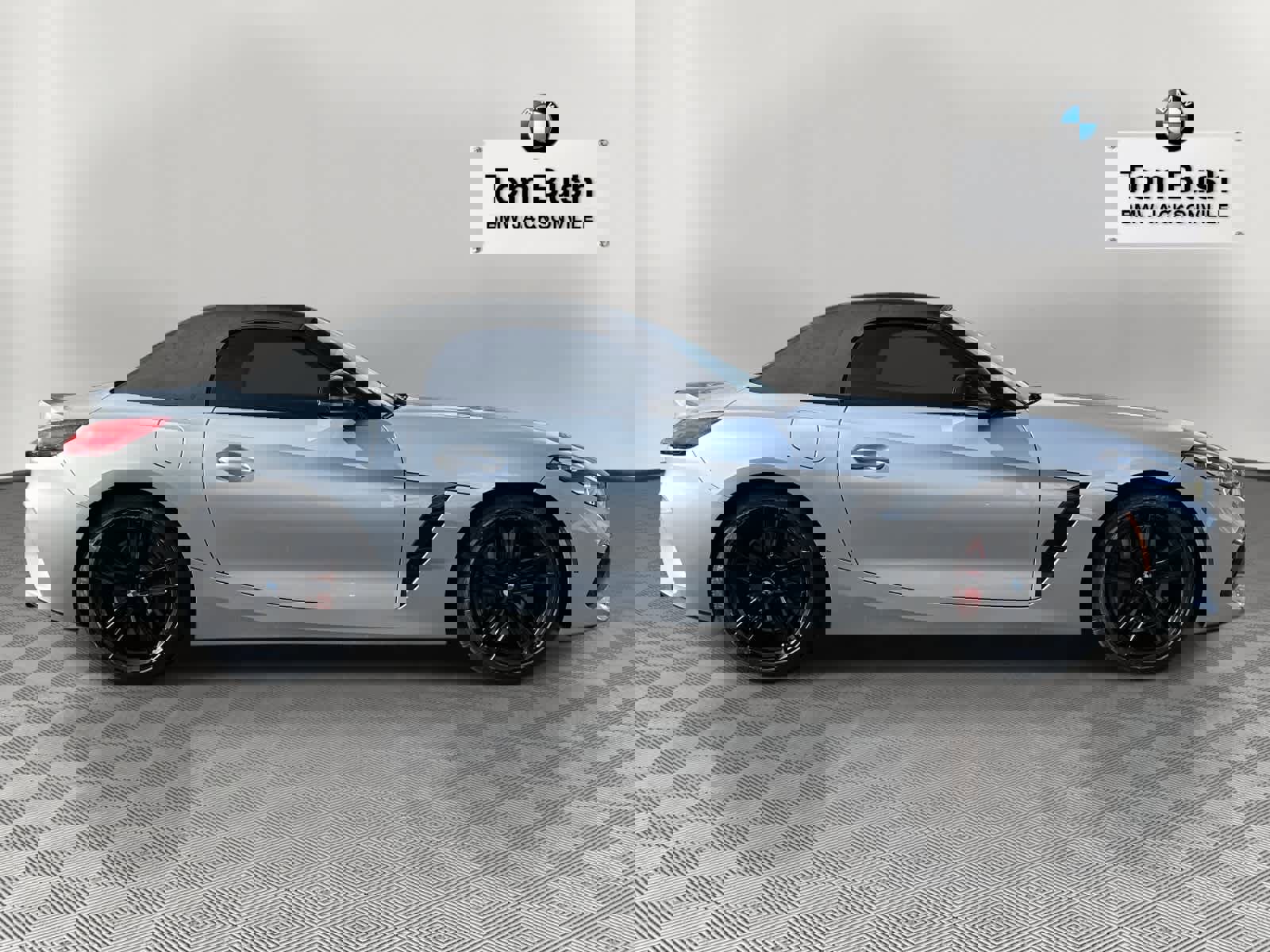 Certified 2021 BMW Z4 M40i w/ Executive Package image 2