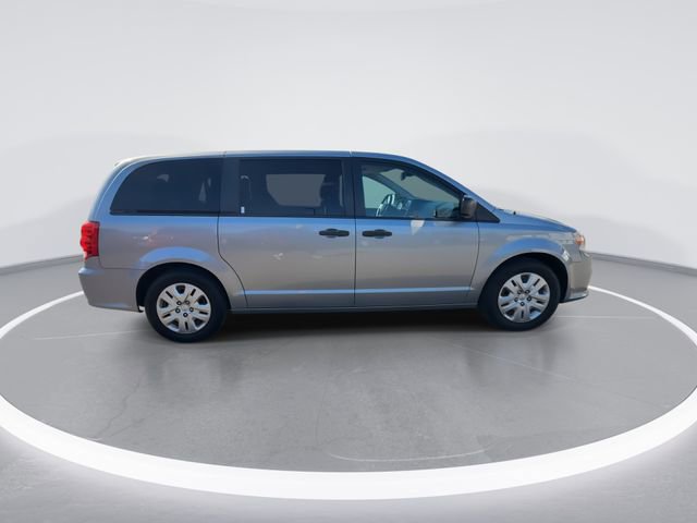 Used 2019 Dodge Grand Caravan SE w/ UConnect Hands-Free Group FWD image 9