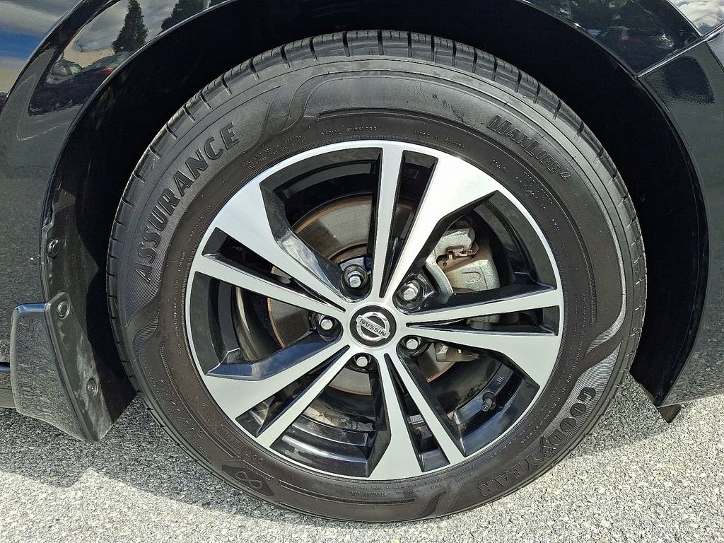 Used 2022 Nissan Sentra SV w/ Trunk Package FWD image 9