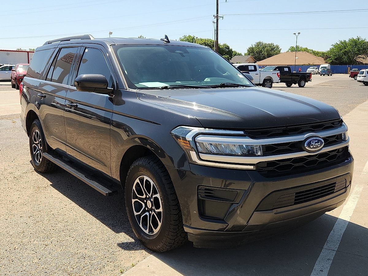Used 2022 Ford Expedition XLT RWD image 4