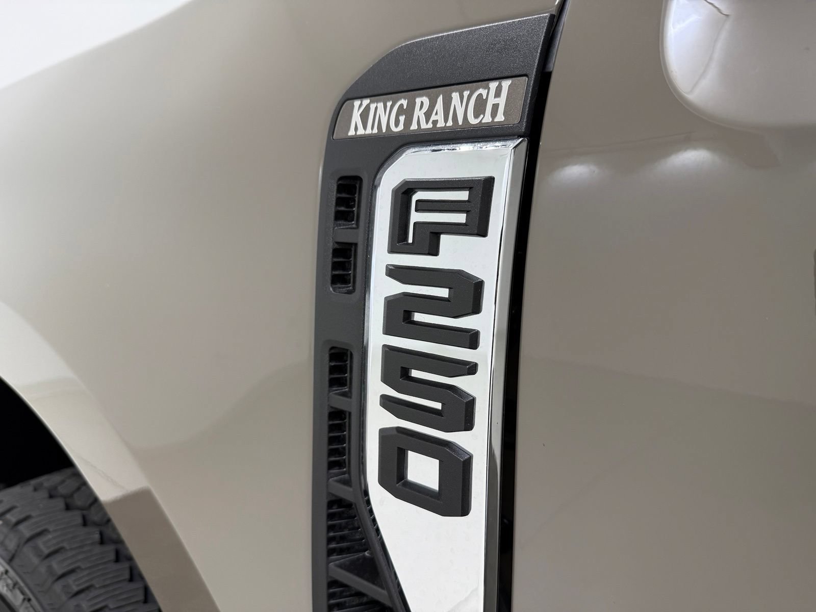 New 2026 Ford F250 King Ranch w/ Chrome Package AWD/4WD image 11