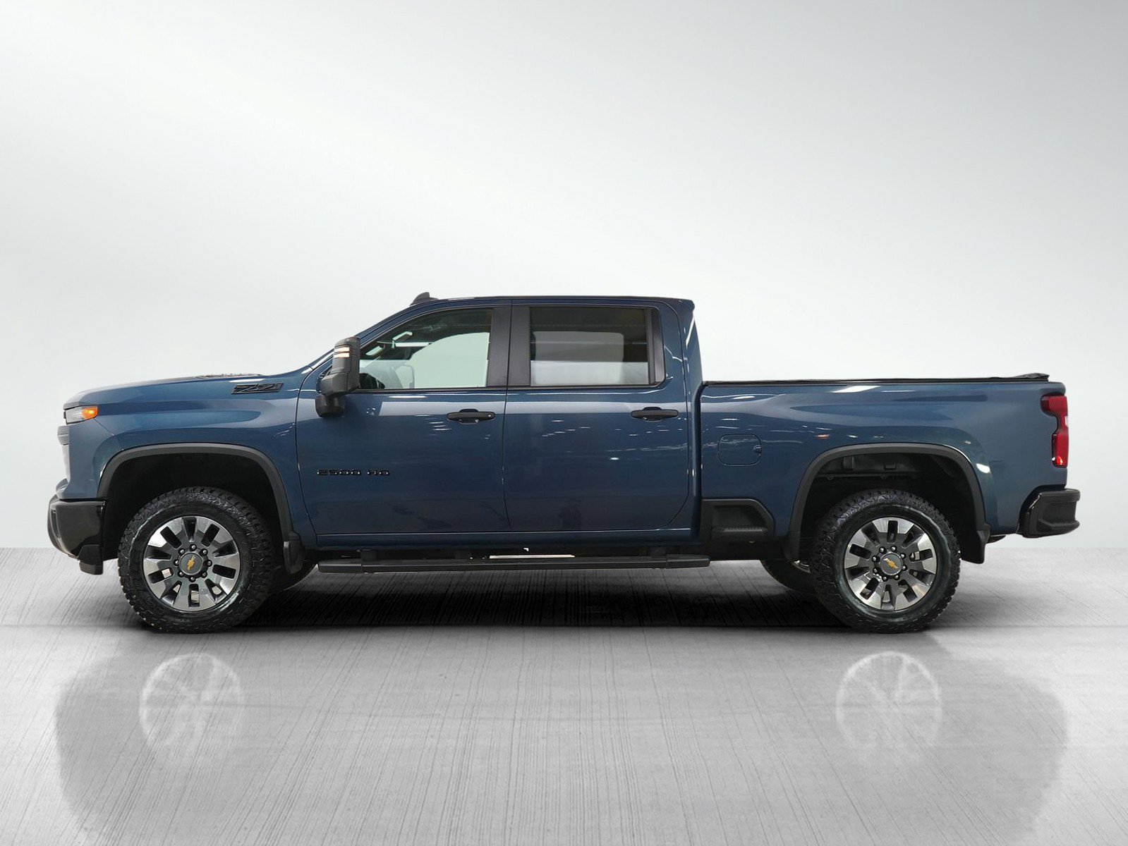 Used 2024 Chevrolet Silverado 2500 Custom w/ Custom Convenience Package AWD/4WD image 2