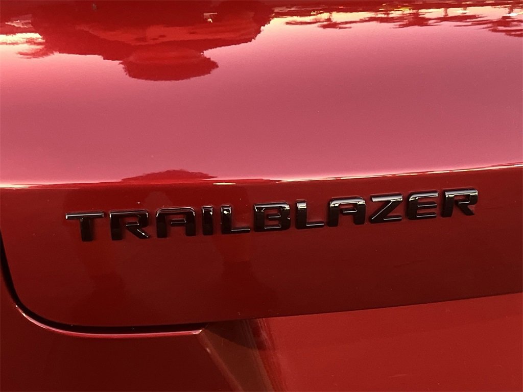 Used 2023 Chevrolet TrailBlazer RS w/ Convenience Package image 30