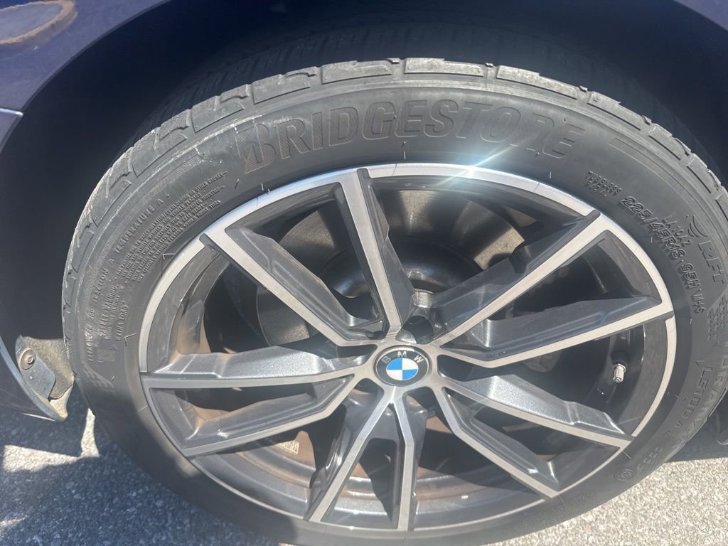 Used 2020 BMW 330i Sedan w/ Premium Package image 9