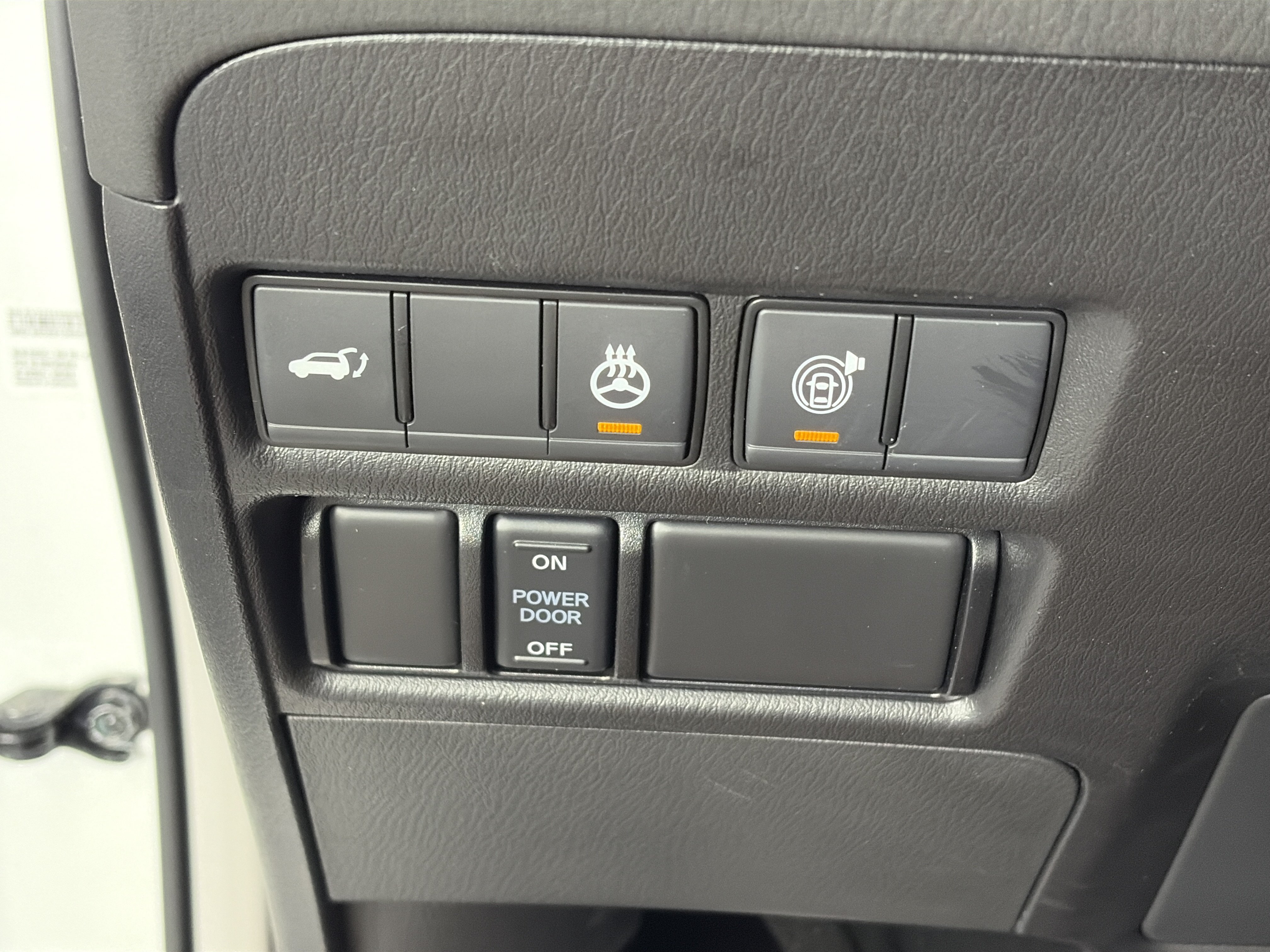 Used 2024 Nissan Armada Platinum w/ Captain's Chairs Package RWD image 34