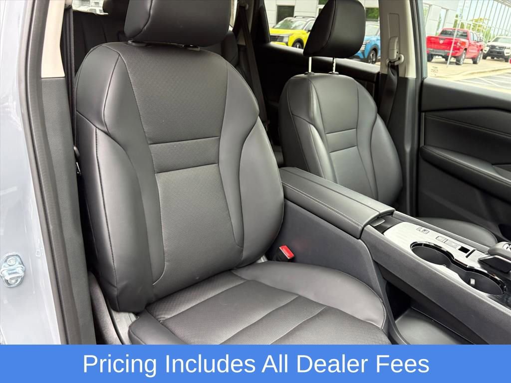 Used 2026 Nissan Rogue SV FWD image 19