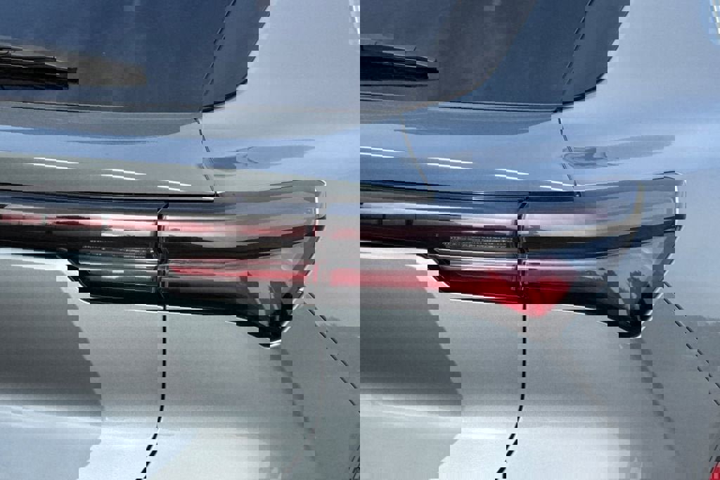 New 2026 Chevrolet Equinox EV LT w/ LPO, Blackout Package image 26