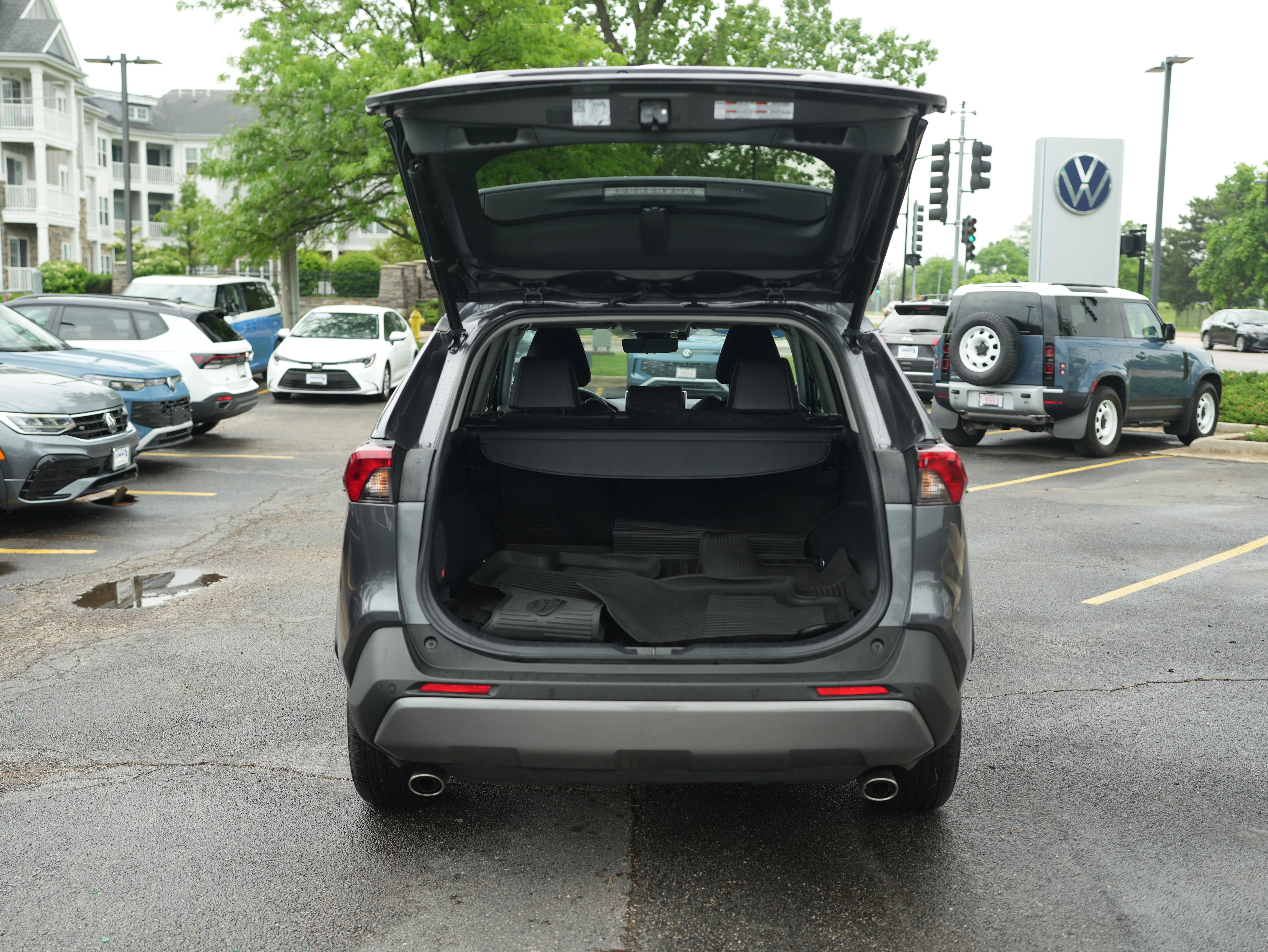 Used 2021 Toyota RAV4 Limited AWD/4WD image 8