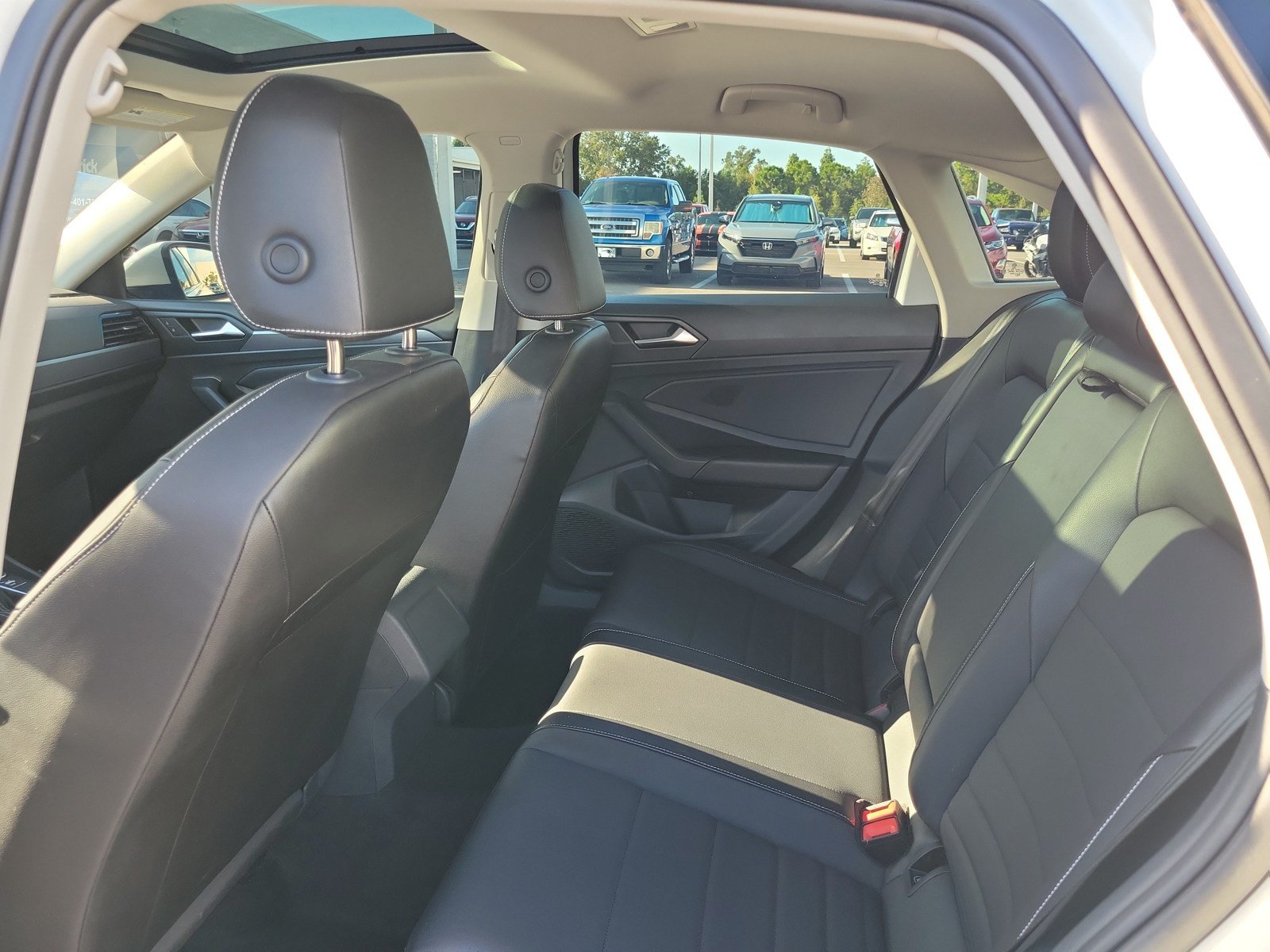Used 2023 Volkswagen Jetta SE FWD image 28