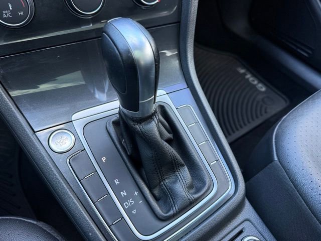 Used 2018 Volkswagen Golf S image 28