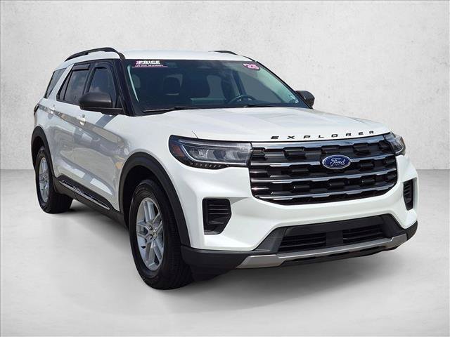 Used 2025 Ford Explorer Active RWD image 3