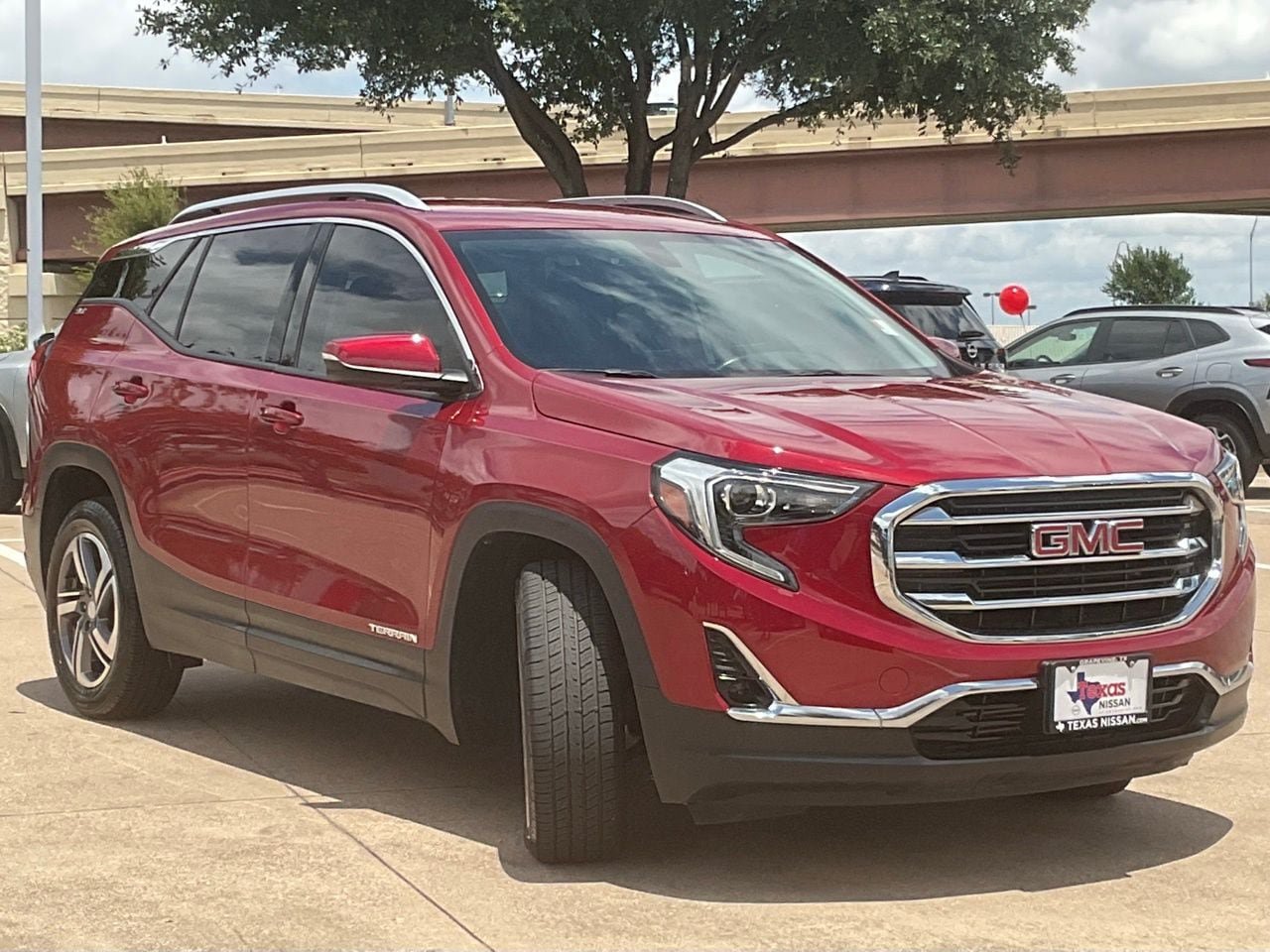 Used 2019 GMC Terrain SLT w/ Preferred Package FWD image 3